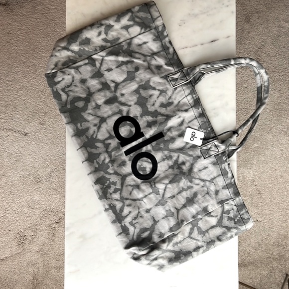 ALO YOGA Canvas Tie-Dye Shopper Tote w/ Tags UNISEX - Picture 2 of 7